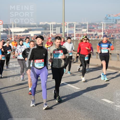 03.10.2025 - Köhlbrandbrückenlauf Yannick Fuchs http://msf.ph/oto/9180292 03.10.2025 08:54:12 Position 2 2524, 1983 meine-sportfotos.de
