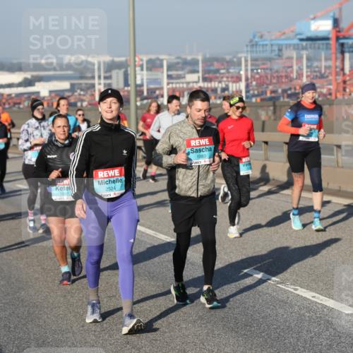 03.10.2025 - Köhlbrandbrückenlauf Yannick Fuchs http://msf.ph/oto/9180298 03.10.2025 08:54:13 Position 2 1937, 2524, 1983 meine-sportfotos.de