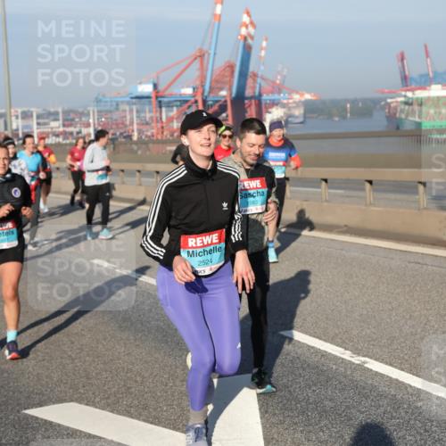 03.10.2025 - Köhlbrandbrückenlauf Yannick Fuchs http://msf.ph/oto/9180307 03.10.2025 08:54:15 Position 2 2524, 1983 meine-sportfotos.de