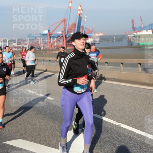 03.10.2025 - Köhlbrandbrückenlauf Yannick Fuchs http://msf.ph/oto/9180310 03.10.2025 08:54:15 Position 2 1937, 2524 meine-sportfotos.de