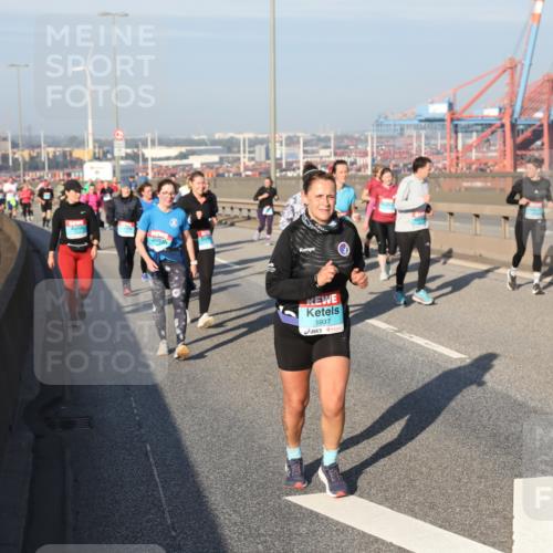 03.10.2025 - Köhlbrandbrückenlauf Yannick Fuchs http://msf.ph/oto/9180312 03.10.2025 08:54:16 Position 2 1937 meine-sportfotos.de