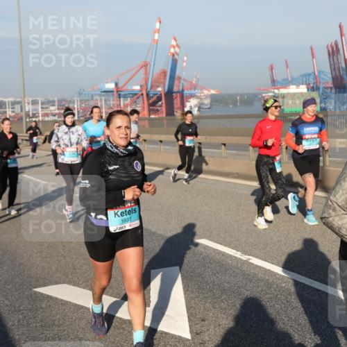 03.10.2025 - Köhlbrandbrückenlauf Yannick Fuchs http://msf.ph/oto/9180320 03.10.2025 08:54:17 Position 2 1937, 1983 meine-sportfotos.de