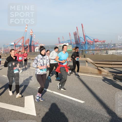 03.10.2025 - Köhlbrandbrückenlauf Yannick Fuchs http://msf.ph/oto/9180334 03.10.2025 08:54:19 Position 2 18 meine-sportfotos.de