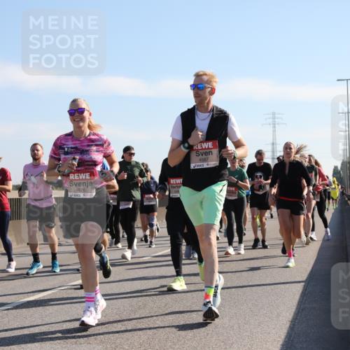 03.10.2025 - Köhlbrandbrückenlauf Yannick Fuchs http://msf.ph/oto/9180350 03.10.2025 11:21:10 Position 3 4626, 626, 4567 meine-sportfotos.de