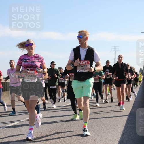03.10.2025 - Köhlbrandbrückenlauf Yannick Fuchs http://msf.ph/oto/9180352 03.10.2025 11:21:10 Position 3 4626, 4567 meine-sportfotos.de
