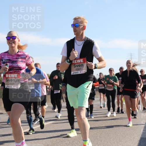 03.10.2025 - Köhlbrandbrückenlauf Yannick Fuchs http://msf.ph/oto/9180356 03.10.2025 11:21:11 Position 3 4626, 4567 meine-sportfotos.de