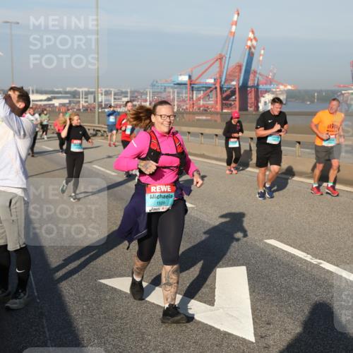 03.10.2025 - Köhlbrandbrückenlauf Yannick Fuchs http://msf.ph/oto/9180373 03.10.2025 08:54:28 Position 2 1509 meine-sportfotos.de