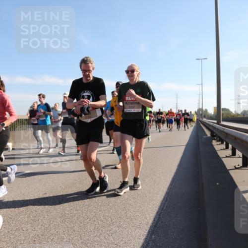 03.10.2025 - Köhlbrandbrückenlauf Yannick Fuchs http://msf.ph/oto/9180388 03.10.2025 11:21:15 Position 3 5172, 5137 meine-sportfotos.de