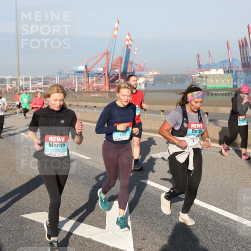 03.10.2025 - Köhlbrandbrückenlauf Yannick Fuchs http://msf.ph/oto/9180394 03.10.2025 08:54:31 Position 2 3306, 3408 meine-sportfotos.de