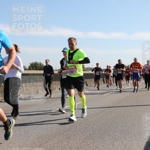 03.10.2025 - Köhlbrandbrückenlauf Yannick Fuchs http://msf.ph/oto/9180398 03.10.2025 11:21:16 Position 3 6457, 6733 meine-sportfotos.de