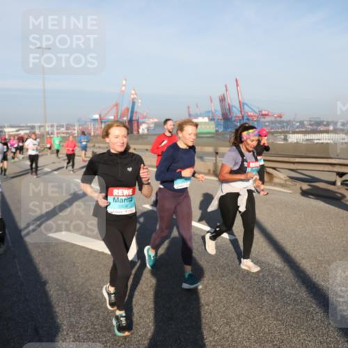 03.10.2025 - Köhlbrandbrückenlauf Yannick Fuchs http://msf.ph/oto/9180400 03.10.2025 08:54:31 Position 2 3306 meine-sportfotos.de