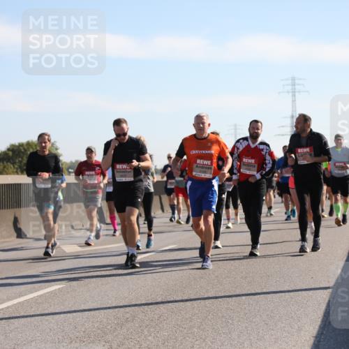 03.10.2025 - Köhlbrandbrückenlauf Yannick Fuchs http://msf.ph/oto/9180408 03.10.2025 11:21:18 Position 3 4670, 5128 meine-sportfotos.de