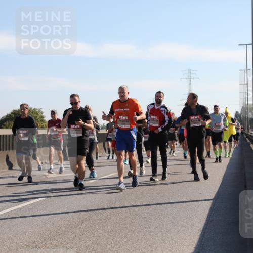 03.10.2025 - Köhlbrandbrückenlauf Yannick Fuchs http://msf.ph/oto/9180410 03.10.2025 11:21:18 Position 3 5128 meine-sportfotos.de