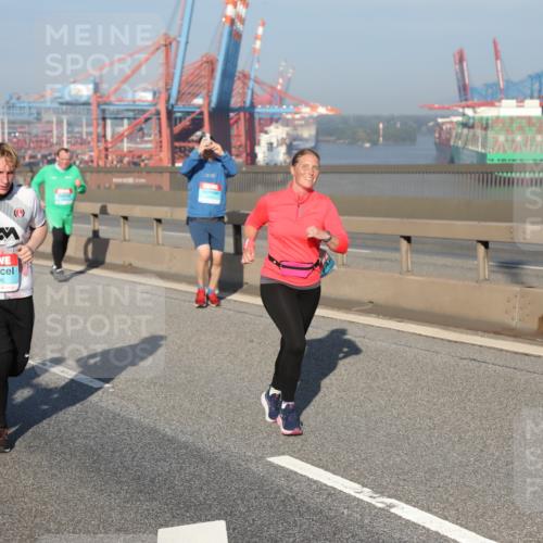 03.10.2025 - Köhlbrandbrückenlauf Yannick Fuchs http://msf.ph/oto/9180411 03.10.2025 08:54:34 Position 2 1996 meine-sportfotos.de