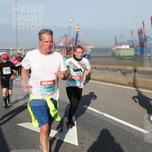 03.10.2025 - Köhlbrandbrückenlauf Yannick Fuchs http://msf.ph/oto/9180421 03.10.2025 08:54:36 Position 2 2417, 1996 meine-sportfotos.de