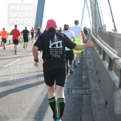 03.10.2025 - Köhlbrandbrückenlauf Yannick Fuchs http://msf.ph/oto/9180449 03.10.2025 08:54:42 Position 2 2016, 2017, 2018, 2019, 2020, 2021, 2022, 2023, 2024, 225 meine-sportfotos.de