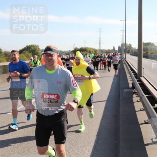 03.10.2025 - Köhlbrandbrückenlauf Yannick Fuchs http://msf.ph/oto/9180452 03.10.2025 11:21:24 Position 3 4711, 4774, 6301 meine-sportfotos.de