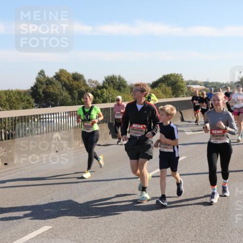 03.10.2025 - Köhlbrandbrückenlauf Yannick Fuchs http://msf.ph/oto/9180475 03.10.2025 11:21:27 Position 3 6599, 6598, 4469 meine-sportfotos.de