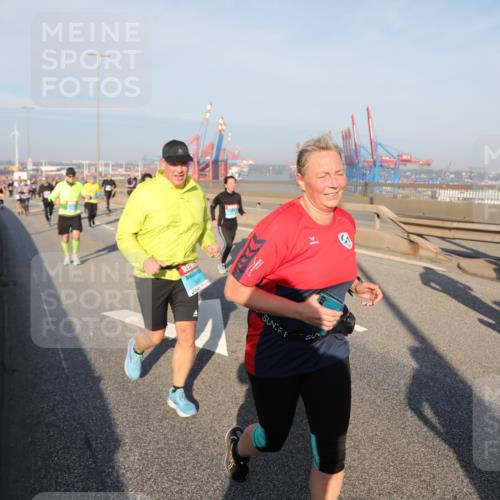 03.10.2025 - Köhlbrandbrückenlauf Yannick Fuchs http://msf.ph/oto/9180482 03.10.2025 08:54:46 Position 2 3631 meine-sportfotos.de