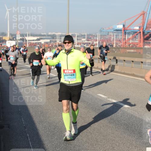 03.10.2025 - Köhlbrandbrückenlauf Yannick Fuchs http://msf.ph/oto/9180489 03.10.2025 08:54:47 Position 2 1904 meine-sportfotos.de