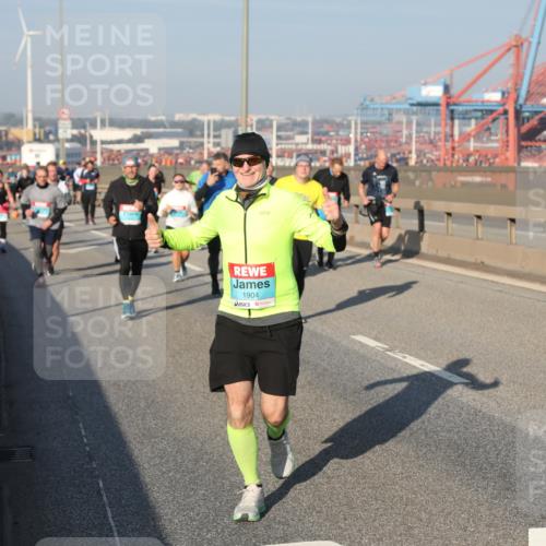 03.10.2025 - Köhlbrandbrückenlauf Yannick Fuchs http://msf.ph/oto/9180491 03.10.2025 08:54:47 Position 2 1904 meine-sportfotos.de