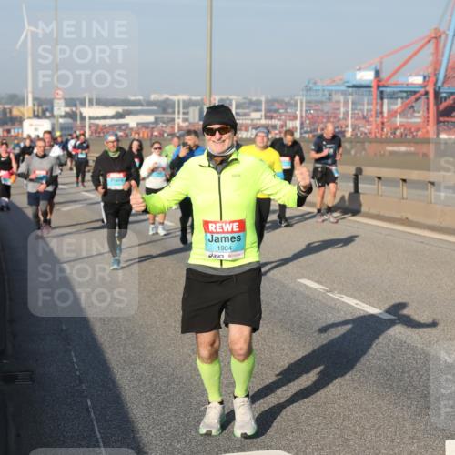 03.10.2025 - Köhlbrandbrückenlauf Yannick Fuchs http://msf.ph/oto/9180493 03.10.2025 08:54:47 Position 2 1904, 532 meine-sportfotos.de