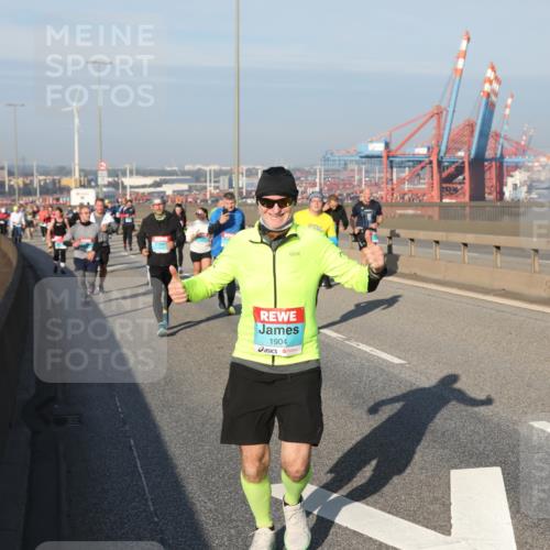 03.10.2025 - Köhlbrandbrückenlauf Yannick Fuchs http://msf.ph/oto/9180499 03.10.2025 08:54:48 Position 2 9, 1904 meine-sportfotos.de