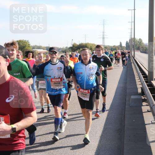 03.10.2025 - Köhlbrandbrückenlauf Yannick Fuchs http://msf.ph/oto/9180525 03.10.2025 11:21:32 Position 3 6440, 4306, 5700, 18 meine-sportfotos.de