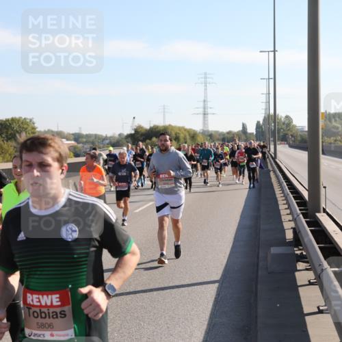 03.10.2025 - Köhlbrandbrückenlauf Yannick Fuchs http://msf.ph/oto/9180539 03.10.2025 11:21:34 Position 3 6149, 5806, 5816 meine-sportfotos.de