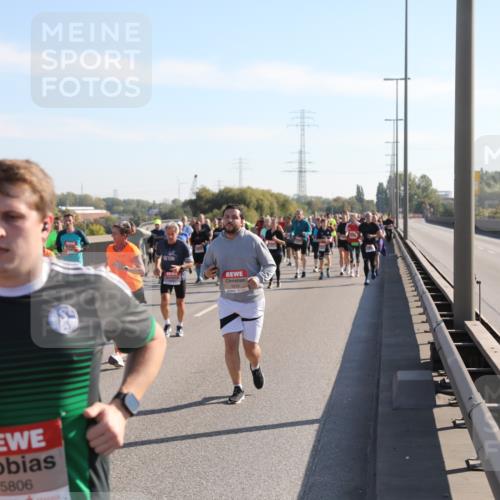 03.10.2025 - Köhlbrandbrückenlauf Yannick Fuchs http://msf.ph/oto/9180541 03.10.2025 11:21:34 Position 3 61, 5806, 3, 5816 meine-sportfotos.de