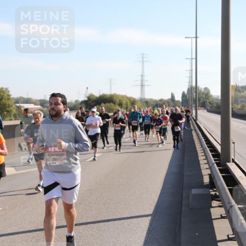 03.10.2025 - Köhlbrandbrückenlauf Yannick Fuchs http://msf.ph/oto/9180553 03.10.2025 11:21:35 Position 3 5816 meine-sportfotos.de