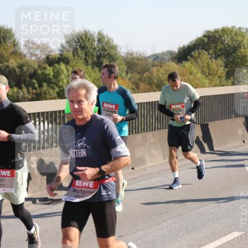 03.10.2025 - Köhlbrandbrückenlauf Yannick Fuchs http://msf.ph/oto/9180571 03.10.2025 11:21:37 Position 3 74, 4582, 6802 meine-sportfotos.de