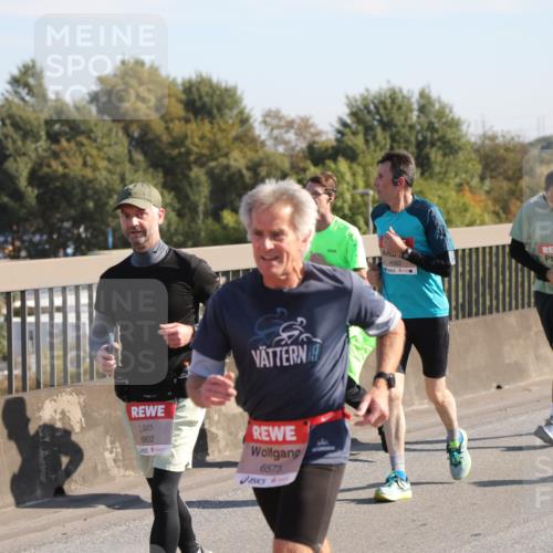 03.10.2025 - Köhlbrandbrückenlauf Yannick Fuchs http://msf.ph/oto/9180575 03.10.2025 11:21:38 Position 3 6802, 6573, 4582, 6180 meine-sportfotos.de