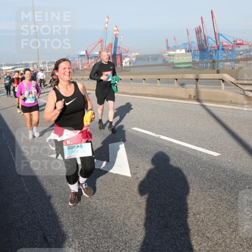 03.10.2025 - Köhlbrandbrückenlauf Yannick Fuchs http://msf.ph/oto/9180583 03.10.2025 08:54:59 Position 2 3113 meine-sportfotos.de