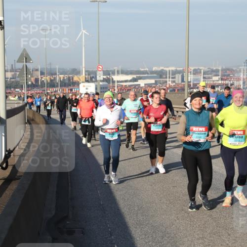 03.10.2025 - Köhlbrandbrückenlauf Yannick Fuchs http://msf.ph/oto/9180628 03.10.2025 08:55:05 Position 2 2296, 2213 meine-sportfotos.de