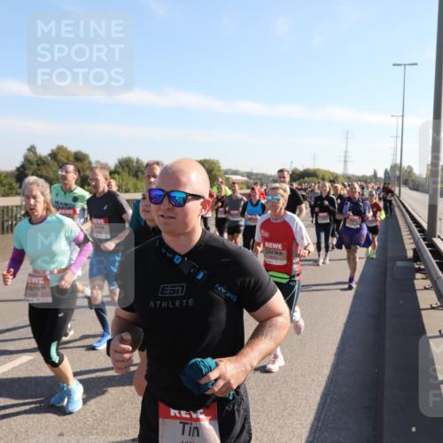 03.10.2025 - Köhlbrandbrückenlauf Yannick Fuchs http://msf.ph/oto/9180635 03.10.2025 11:21:43 Position 3 1000, 6643 meine-sportfotos.de