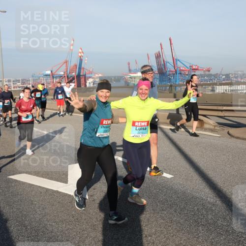 03.10.2025 - Köhlbrandbrückenlauf Yannick Fuchs http://msf.ph/oto/9180651 03.10.2025 08:55:08 Position 2 2213, 118 meine-sportfotos.de