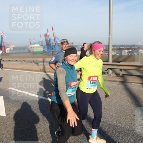 03.10.2025 - Köhlbrandbrückenlauf Yannick Fuchs http://msf.ph/oto/9180658 03.10.2025 08:55:08 Position 2 7, 2296, 2213 meine-sportfotos.de