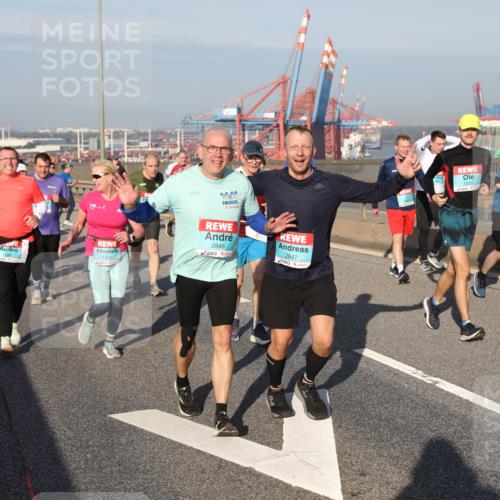 03.10.2025 - Köhlbrandbrückenlauf Yannick Fuchs http://msf.ph/oto/9180679 03.10.2025 08:55:11 Position 2 2848, 2847, 1, 1436, 1539 meine-sportfotos.de