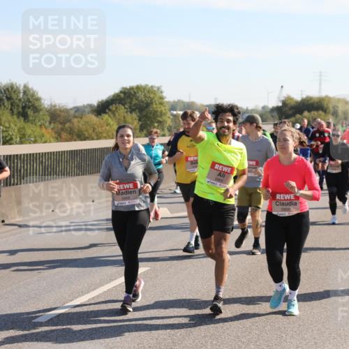 03.10.2025 - Köhlbrandbrückenlauf Yannick Fuchs http://msf.ph/oto/9180690 03.10.2025 11:21:49 Position 3 4810, 5868, 5869, 5866, 4736 meine-sportfotos.de