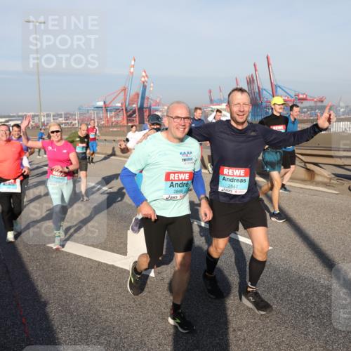 03.10.2025 - Köhlbrandbrückenlauf Yannick Fuchs http://msf.ph/oto/9180692 03.10.2025 08:55:12 Position 2 2024, 2848, 2847 meine-sportfotos.de