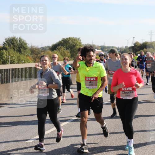 03.10.2025 - Köhlbrandbrückenlauf Yannick Fuchs http://msf.ph/oto/9180693 03.10.2025 11:21:49 Position 3 5868, 5869, 5867, 5866, 4736 meine-sportfotos.de