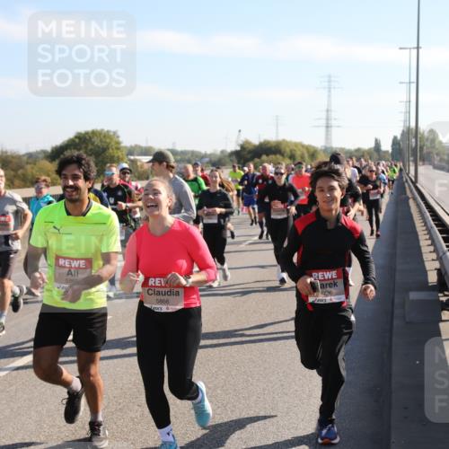 03.10.2025 - Köhlbrandbrückenlauf Yannick Fuchs http://msf.ph/oto/9180699 03.10.2025 11:21:50 Position 3 5869, 5866, 4736, 5868 meine-sportfotos.de