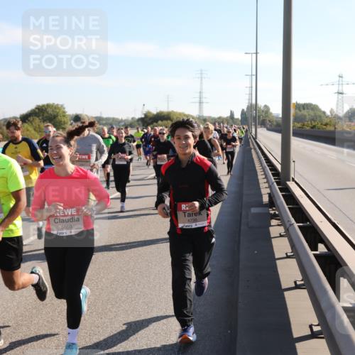 03.10.2025 - Köhlbrandbrückenlauf Yannick Fuchs http://msf.ph/oto/9180703 03.10.2025 11:21:50 Position 3 5869, 5866, 4736 meine-sportfotos.de