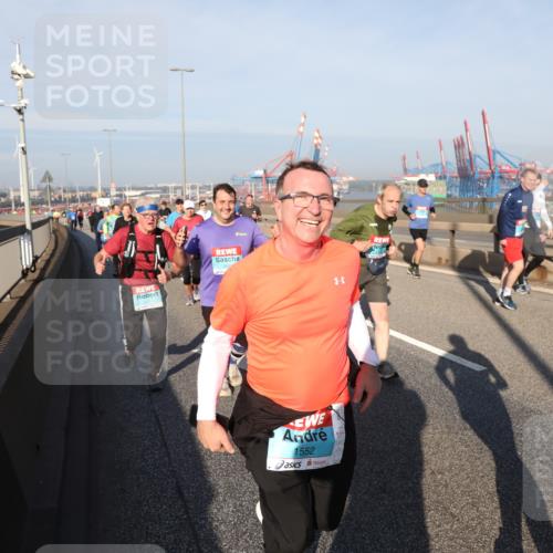 03.10.2025 - Köhlbrandbrückenlauf Yannick Fuchs http://msf.ph/oto/9180719 03.10.2025 08:55:14 Position 2 1552 meine-sportfotos.de