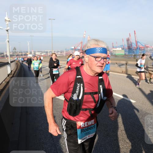 03.10.2025 - Köhlbrandbrückenlauf Yannick Fuchs http://msf.ph/oto/9180736 03.10.2025 08:55:15 Position 2 1930 meine-sportfotos.de