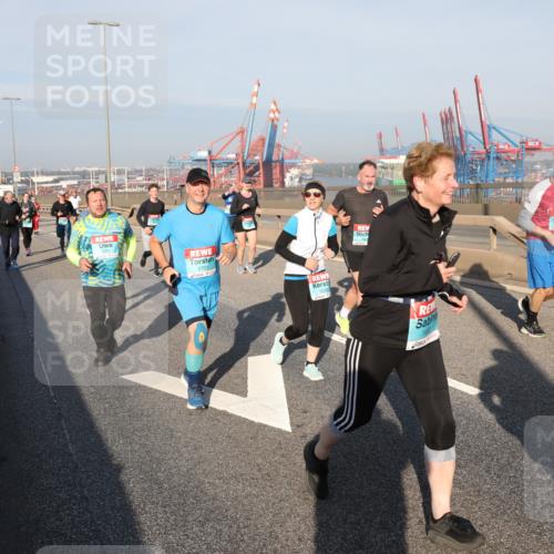 03.10.2025 - Köhlbrandbrückenlauf Yannick Fuchs http://msf.ph/oto/9180753 03.10.2025 08:55:17 Position 2 3703 meine-sportfotos.de