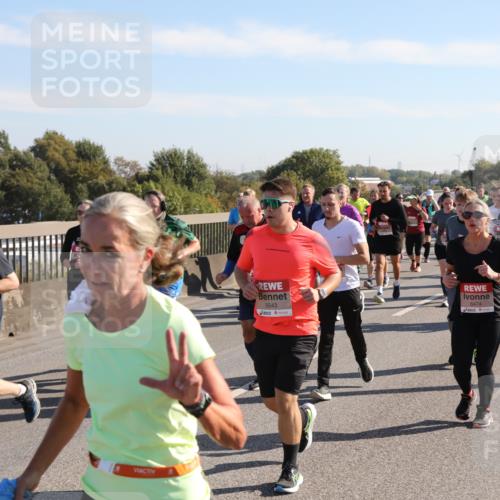 03.10.2025 - Köhlbrandbrückenlauf Yannick Fuchs http://msf.ph/oto/9180760 03.10.2025 11:21:55 Position 3 4615, 5543, 6474 meine-sportfotos.de