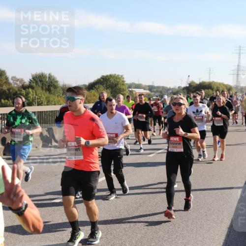 03.10.2025 - Köhlbrandbrückenlauf Yannick Fuchs http://msf.ph/oto/9180762 03.10.2025 11:21:55 Position 3 5543, 6474 meine-sportfotos.de