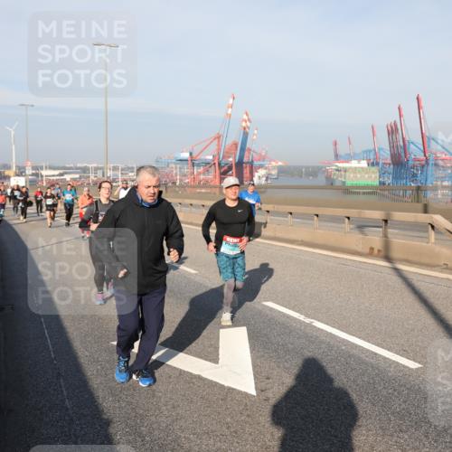 03.10.2025 - Köhlbrandbrückenlauf Yannick Fuchs http://msf.ph/oto/9180804 03.10.2025 08:55:22 Position 2  meine-sportfotos.de